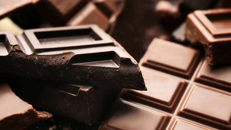 Il cioccolato fondente | Sapevi che fa bene mangiarlo prima di dormire?
