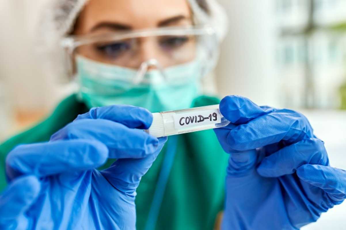 Coronavirus: un virus creato in laboratorio? Le ipotesi allo studio