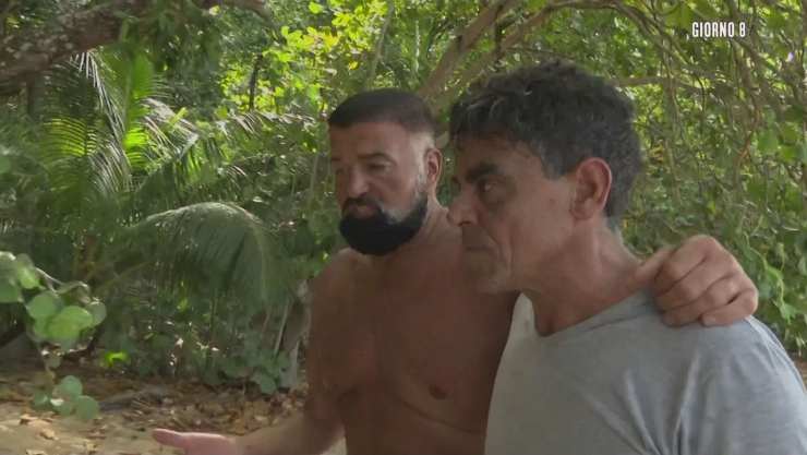 Isola dei Famosi: primo escluso | L’attore Francesco Benigno si difende: “Non ho fatto nulla”